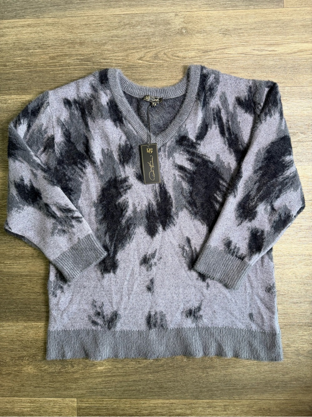DIANE GILMAN fuzzy Sweater